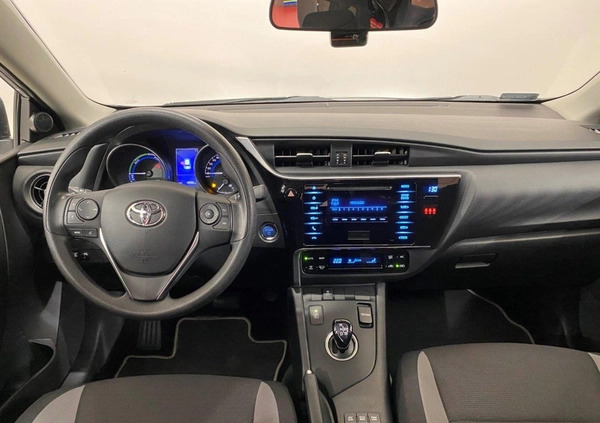 Toyota Auris cena 64900 przebieg: 49957, rok produkcji 2017 z Lipiany małe 154